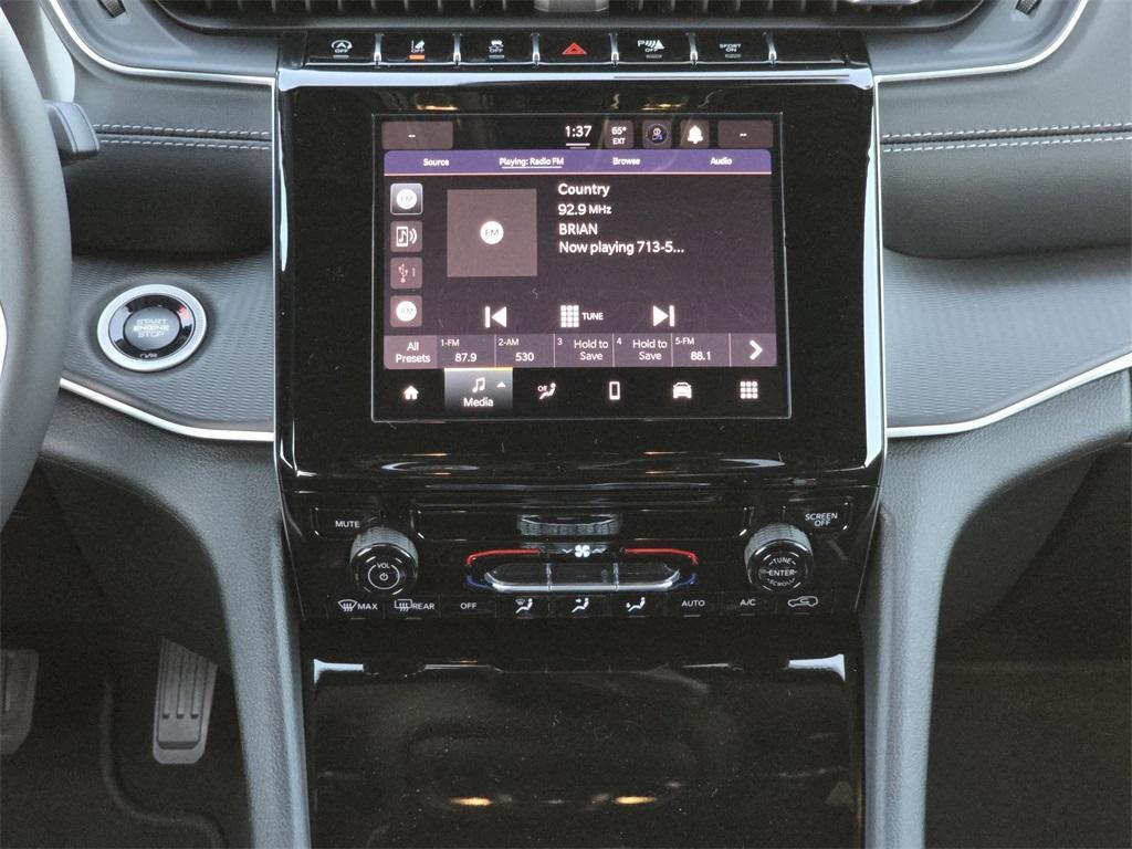 new 2025 Jeep Grand Cherokee car, priced at $33,108