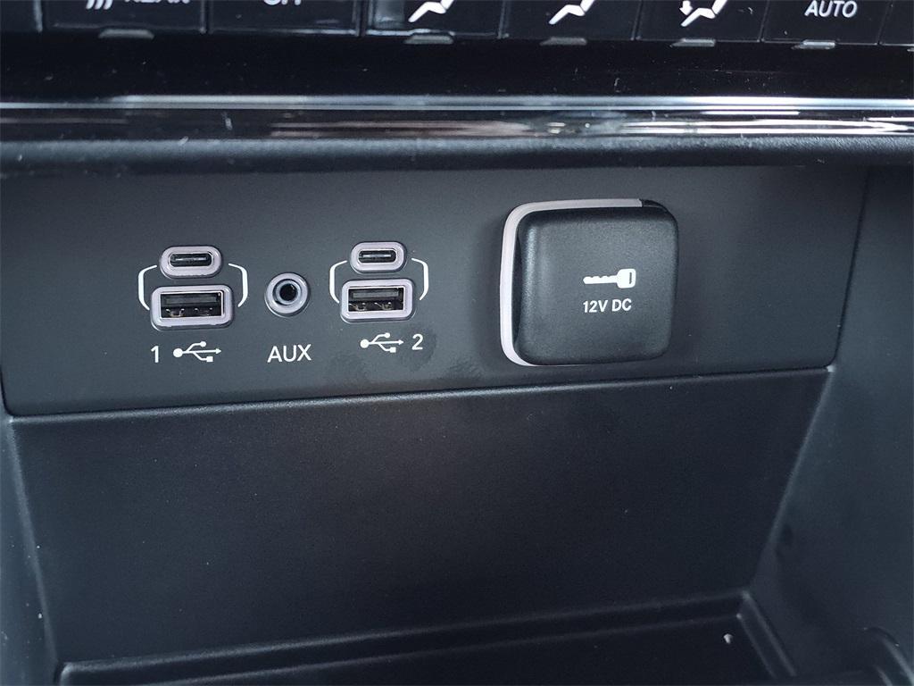 new 2025 Jeep Grand Cherokee car, priced at $33,108