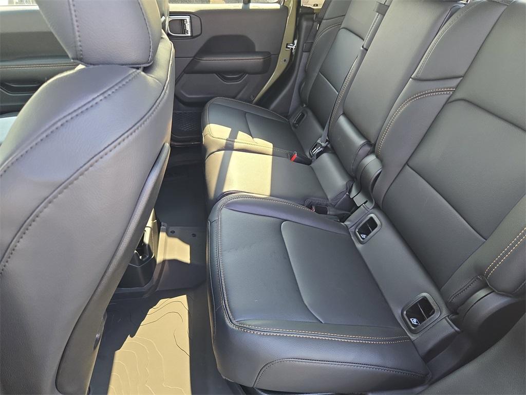new 2025 Jeep Gladiator car, priced at $44,656
