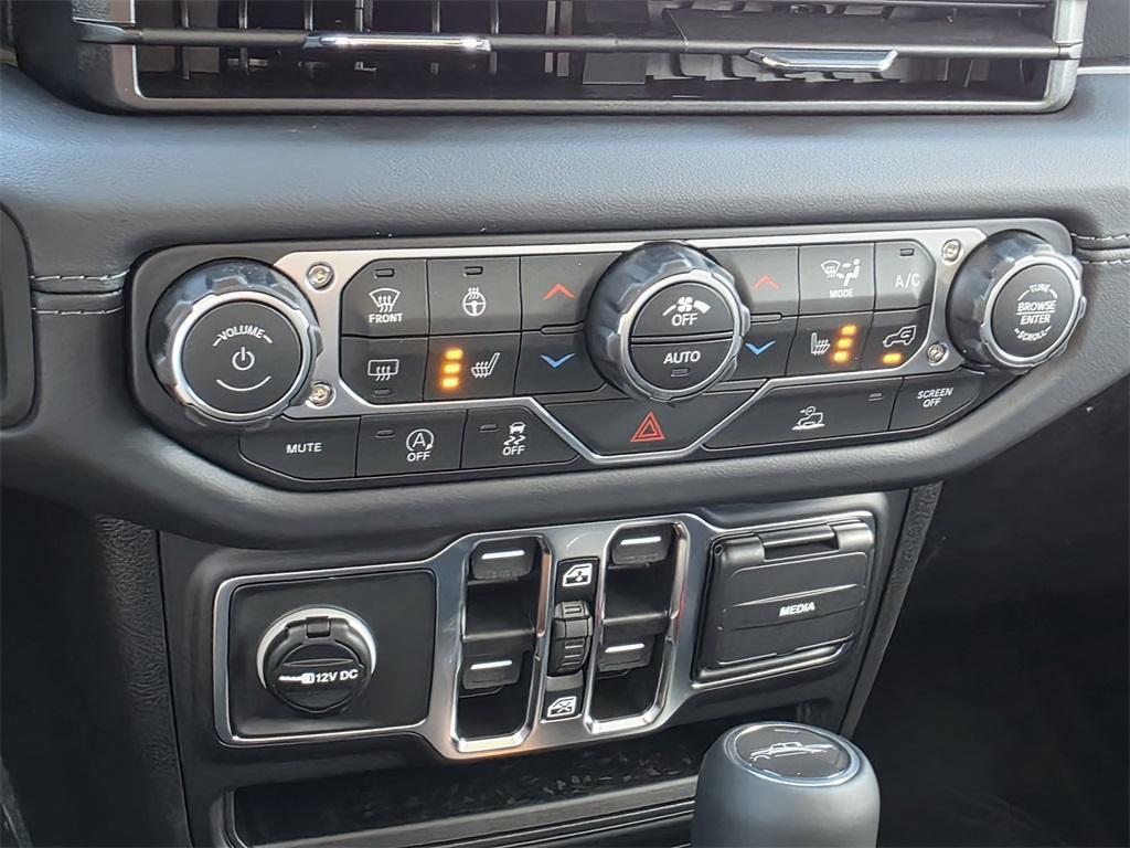 new 2025 Jeep Gladiator car, priced at $41,038