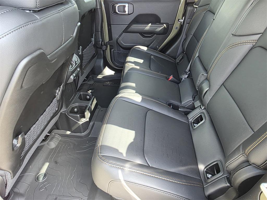 new 2025 Jeep Gladiator car, priced at $41,038