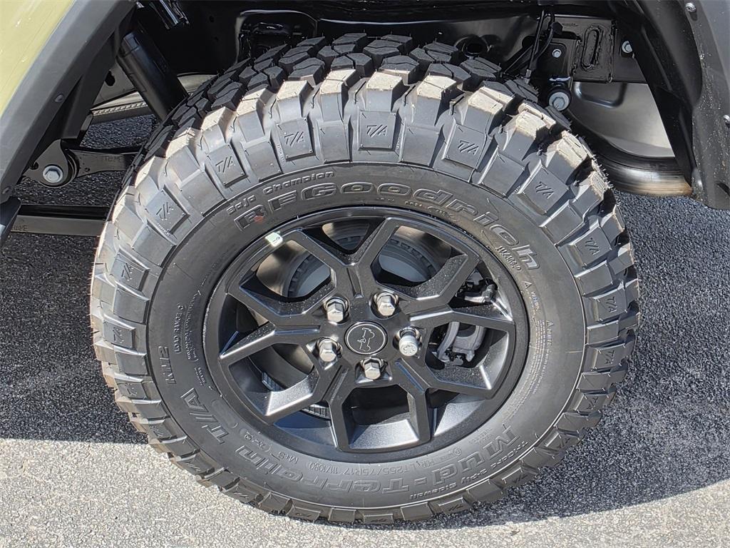 new 2025 Jeep Gladiator car, priced at $41,038