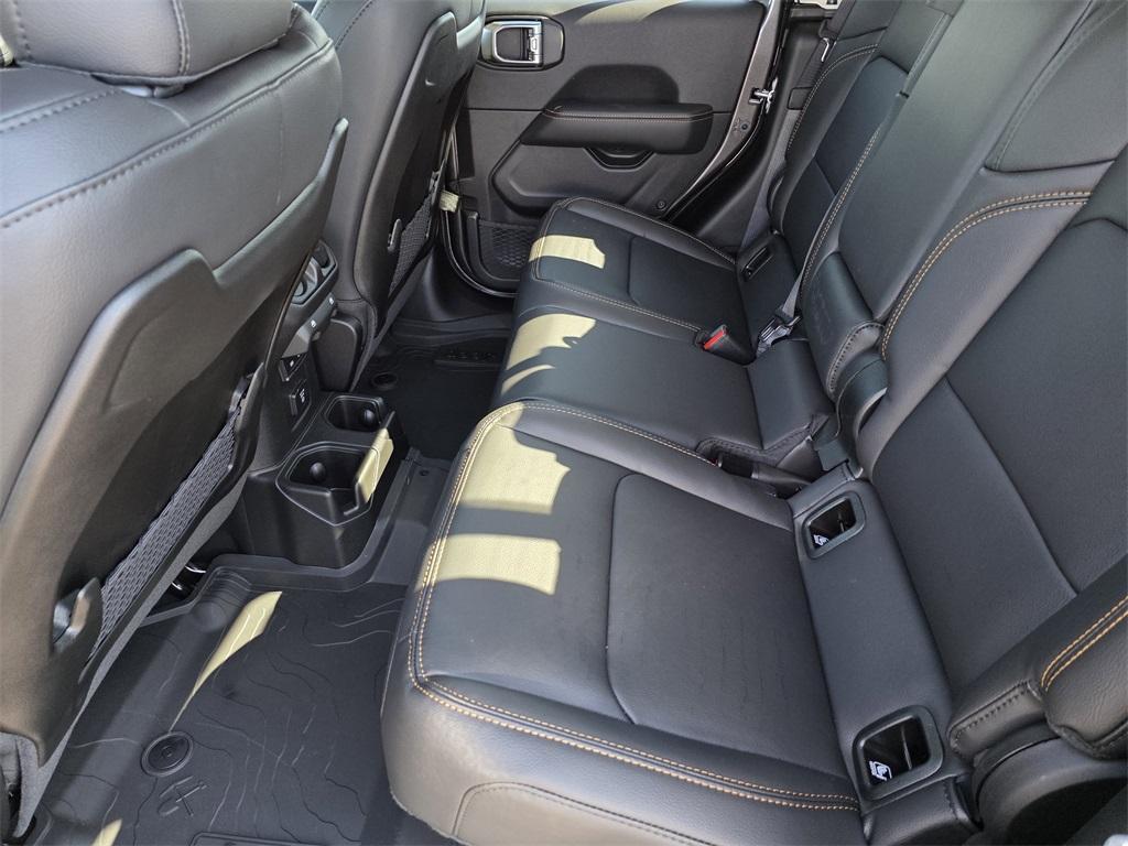 new 2025 Jeep Gladiator car, priced at $42,626