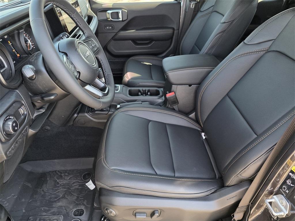 new 2025 Jeep Gladiator car, priced at $42,626