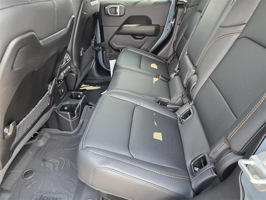 new 2025 Jeep Gladiator car, priced at $42,626