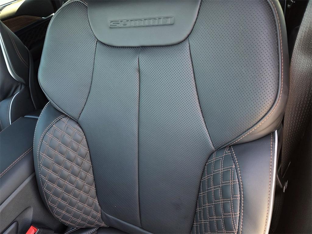 new 2025 Jeep Grand Cherokee car, priced at $57,885