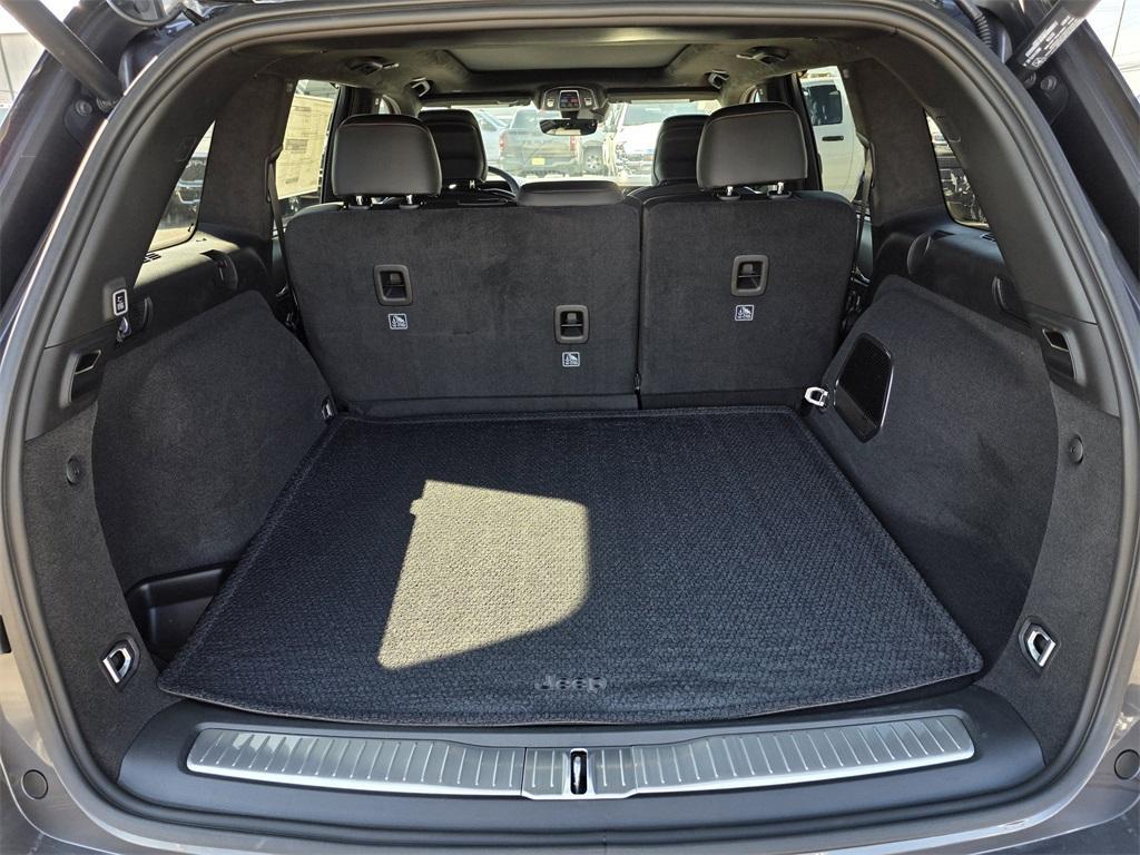 new 2025 Jeep Grand Cherokee car, priced at $57,885