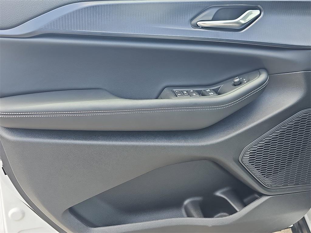 new 2025 Jeep Grand Cherokee car, priced at $37,007
