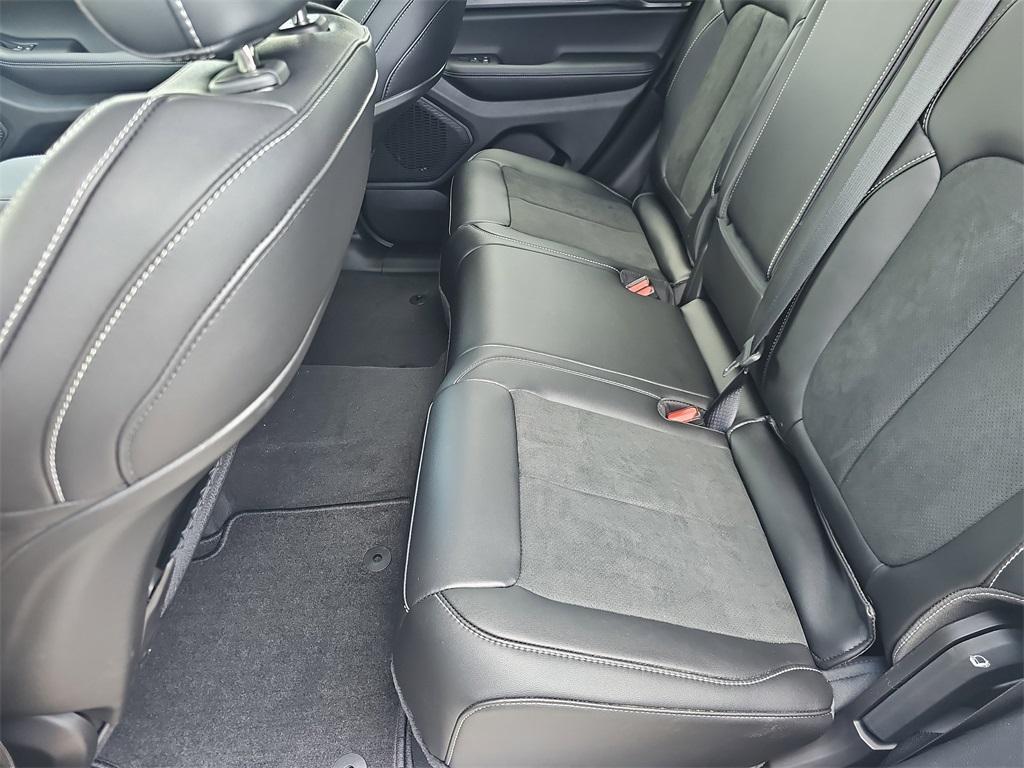 new 2025 Jeep Grand Cherokee car, priced at $37,007