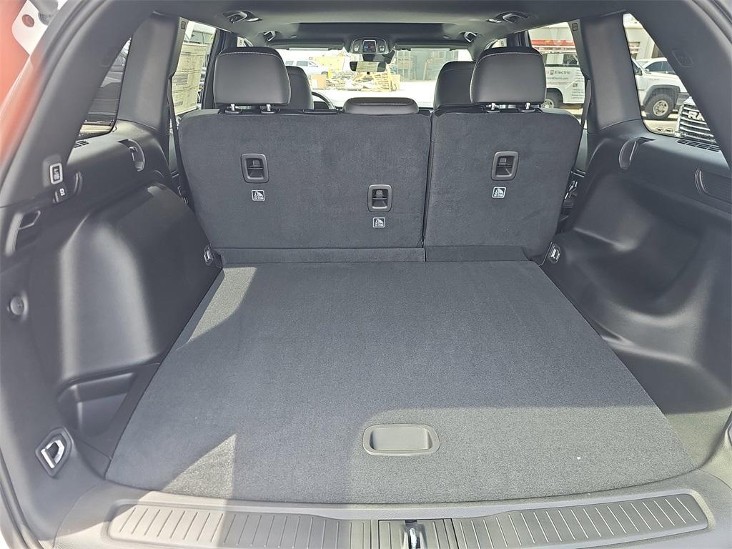 new 2025 Jeep Grand Cherokee car, priced at $37,007