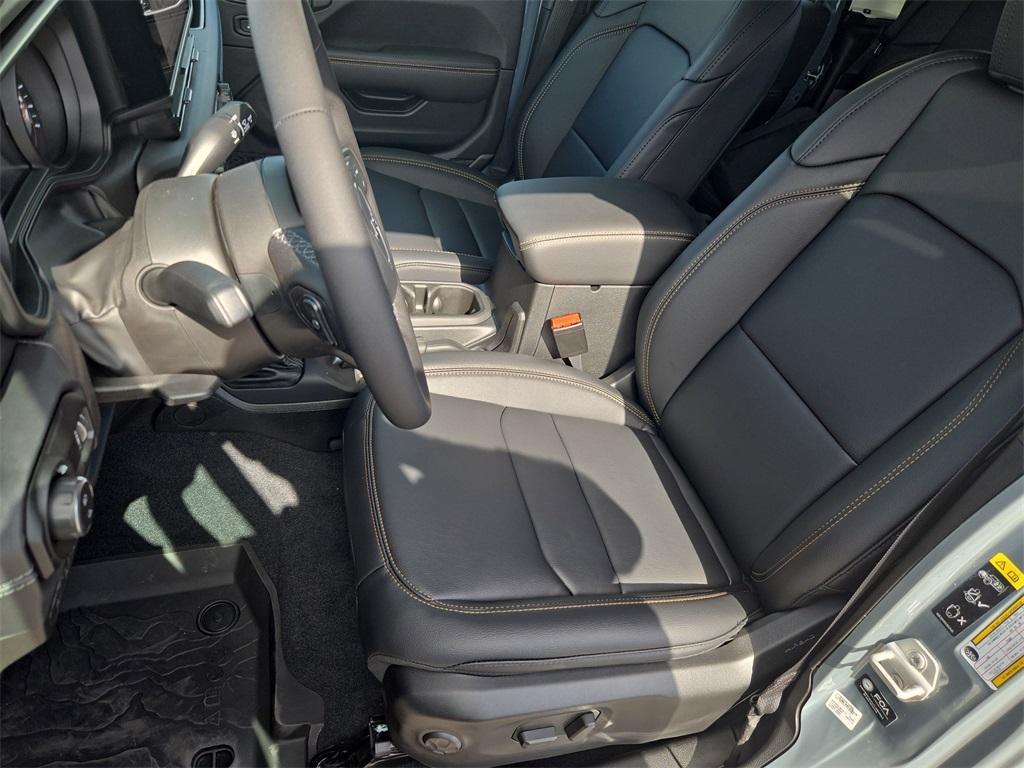 new 2025 Jeep Gladiator car, priced at $39,991