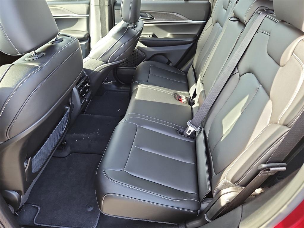 new 2025 Jeep Grand Cherokee car, priced at $41,832