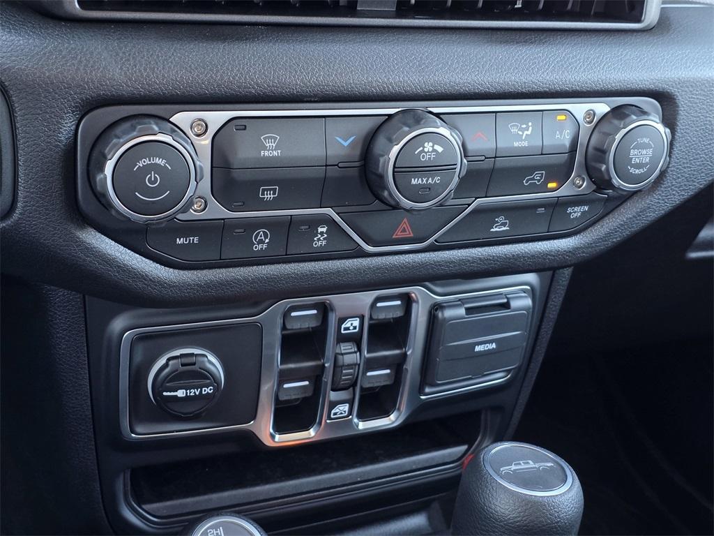 new 2025 Jeep Gladiator car, priced at $39,716