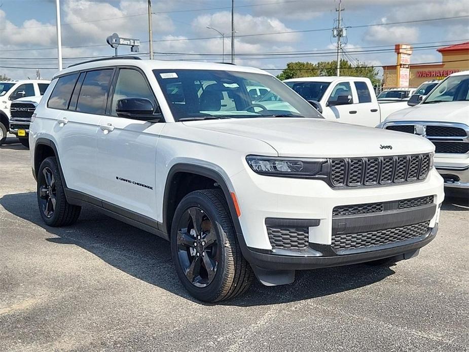 new 2024 Jeep Grand Cherokee L car, priced at $42,224