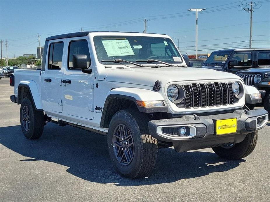 new 2024 Jeep Gladiator car, priced at $40,305