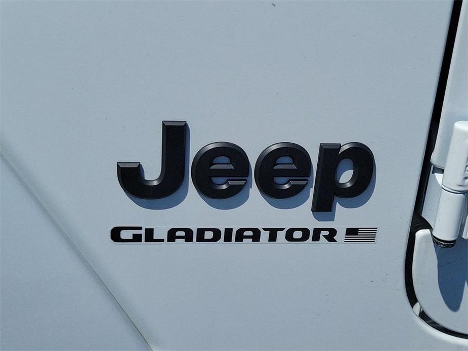 new 2024 Jeep Gladiator car, priced at $40,305