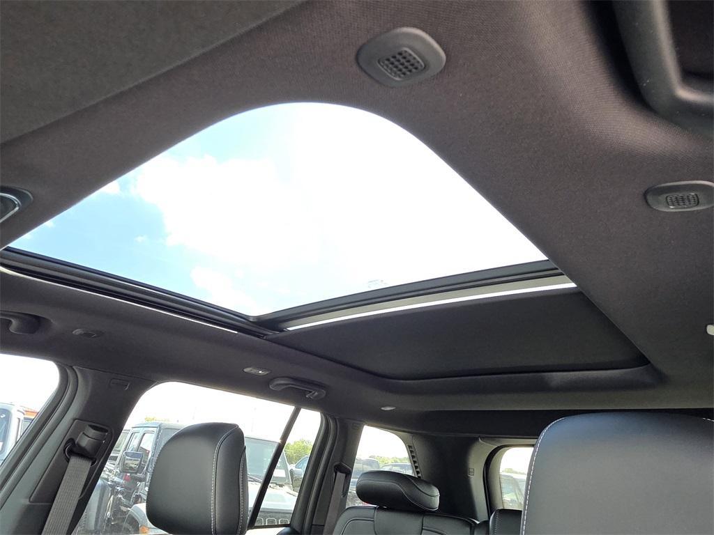 new 2025 Jeep Grand Cherokee car, priced at $41,115