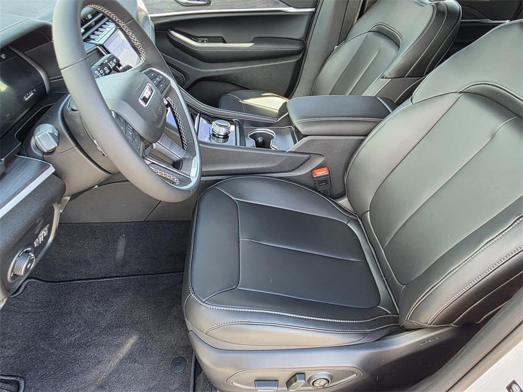 new 2025 Jeep Grand Cherokee car, priced at $41,115