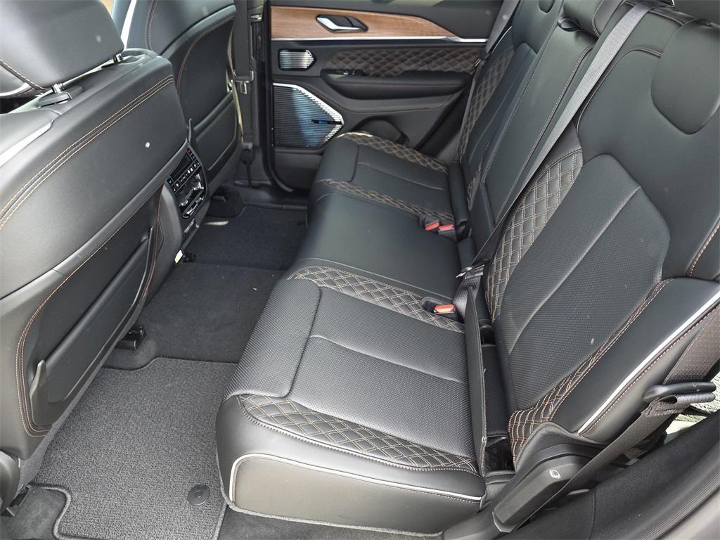 new 2025 Jeep Grand Cherokee car, priced at $57,885