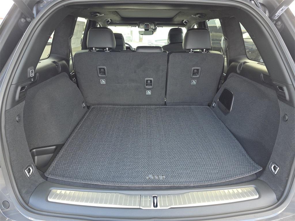 new 2025 Jeep Grand Cherokee car, priced at $57,885