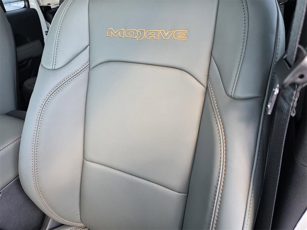 new 2025 Jeep Gladiator car, priced at $46,639