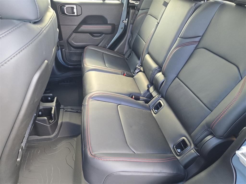 new 2025 Jeep Gladiator car, priced at $51,727