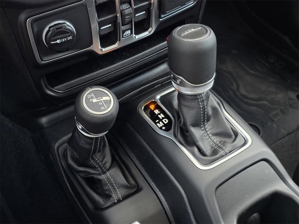 new 2025 Jeep Gladiator car, priced at $42,126