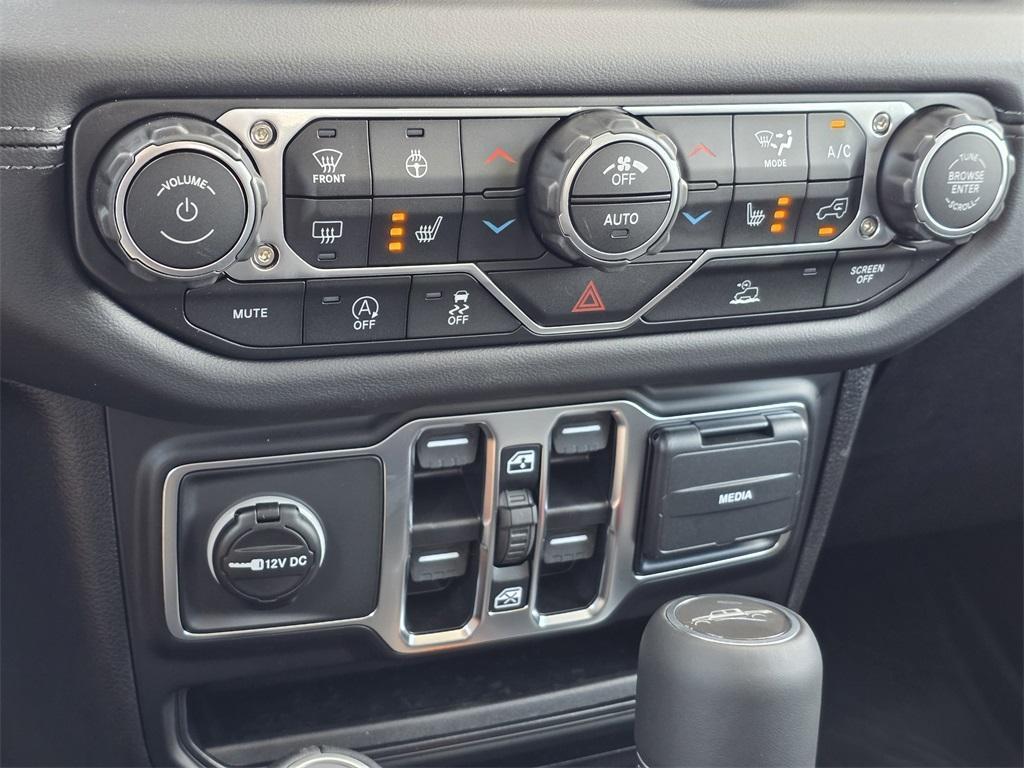 new 2025 Jeep Gladiator car, priced at $42,126