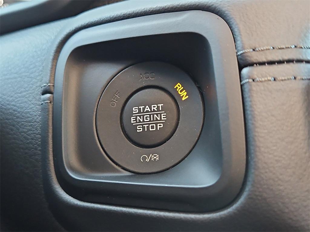 new 2025 Jeep Wrangler car, priced at $48,556