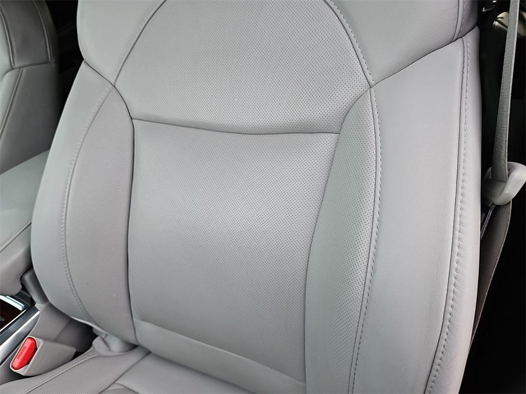 used 2015 Acura MDX car, priced at $21,491