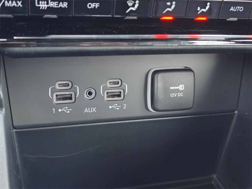 new 2025 Jeep Grand Cherokee L car, priced at $44,381