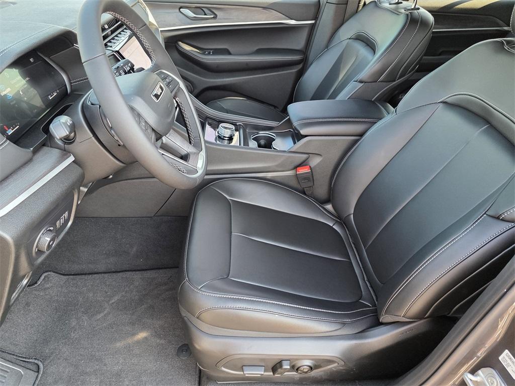 new 2025 Jeep Grand Cherokee L car, priced at $44,381