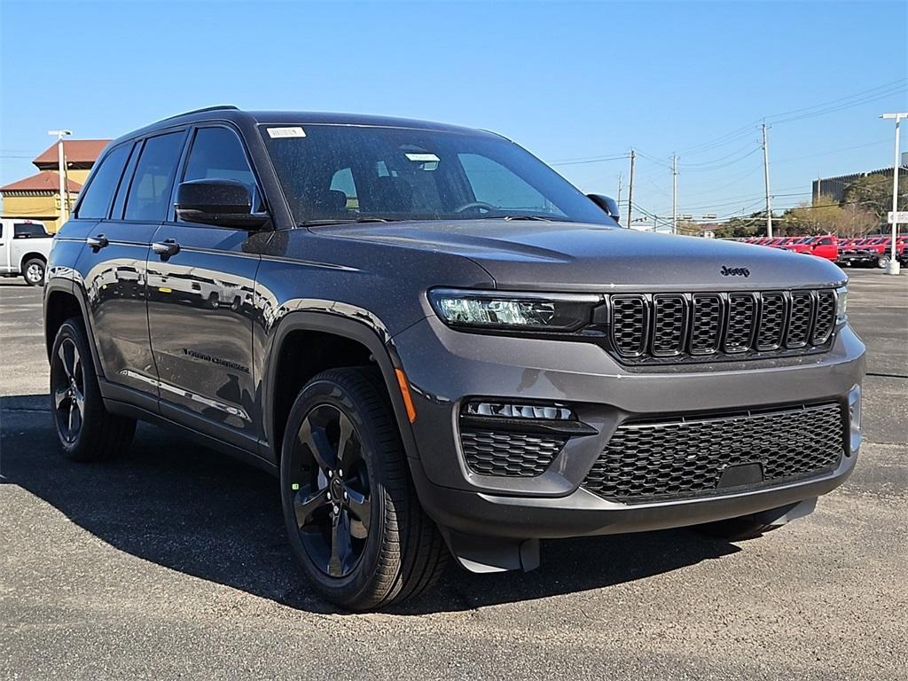 new 2025 Jeep Grand Cherokee car, priced at $38,888