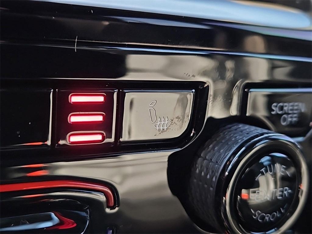 new 2025 Jeep Grand Cherokee car, priced at $38,888
