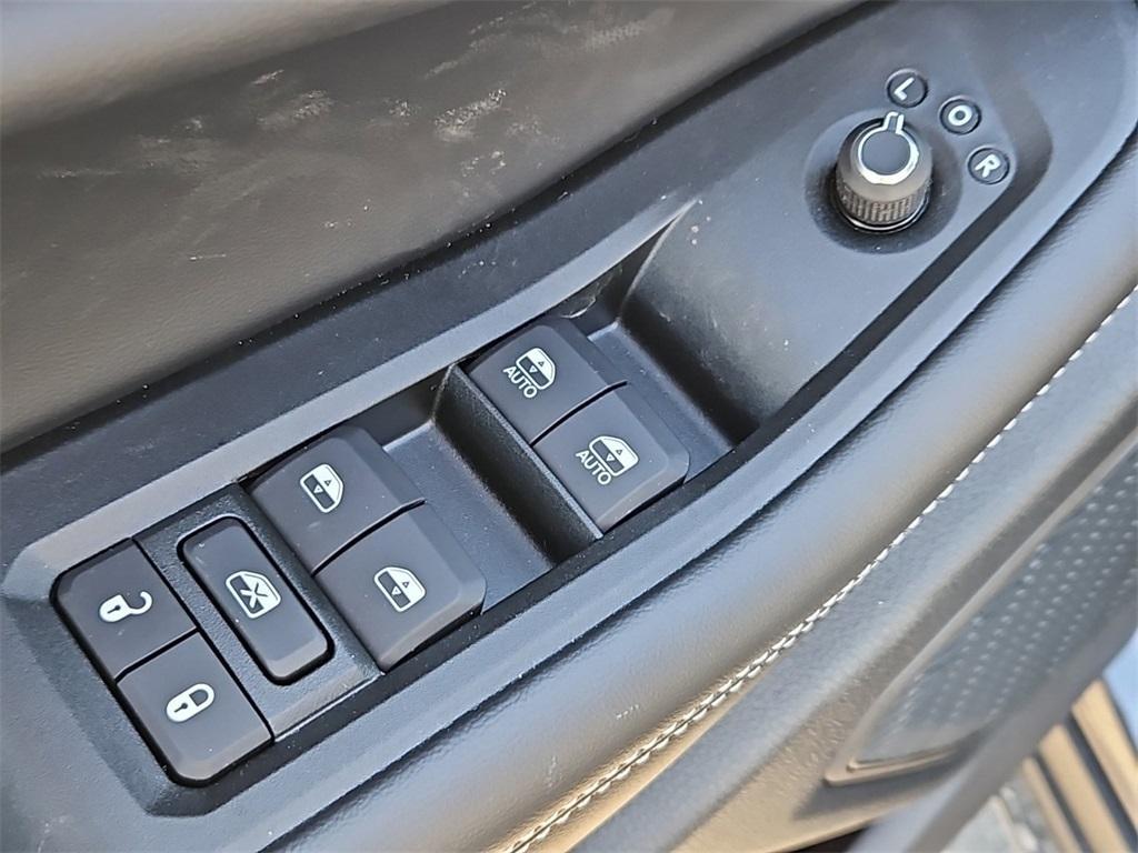 new 2025 Jeep Grand Cherokee car, priced at $38,888