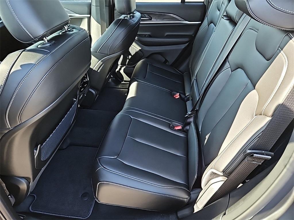 new 2025 Jeep Grand Cherokee car, priced at $38,888