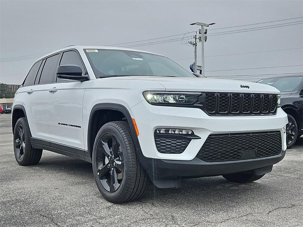 new 2025 Jeep Grand Cherokee car, priced at $45,730