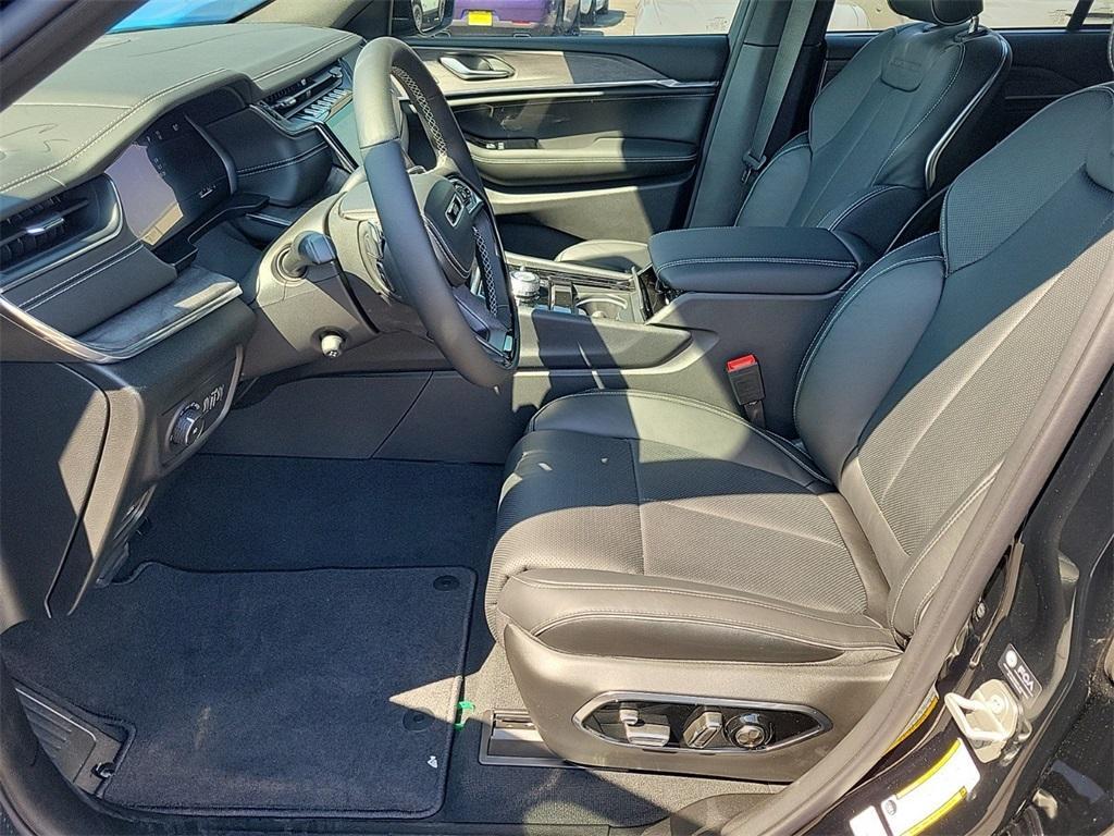 new 2024 Jeep Grand Cherokee car, priced at $53,888