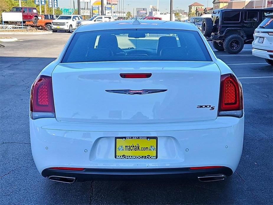 used 2022 Chrysler 300 car, priced at $29,999