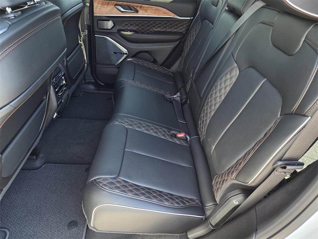 new 2025 Jeep Grand Cherokee car, priced at $57,368