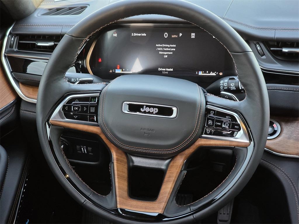 new 2025 Jeep Grand Cherokee car, priced at $57,368