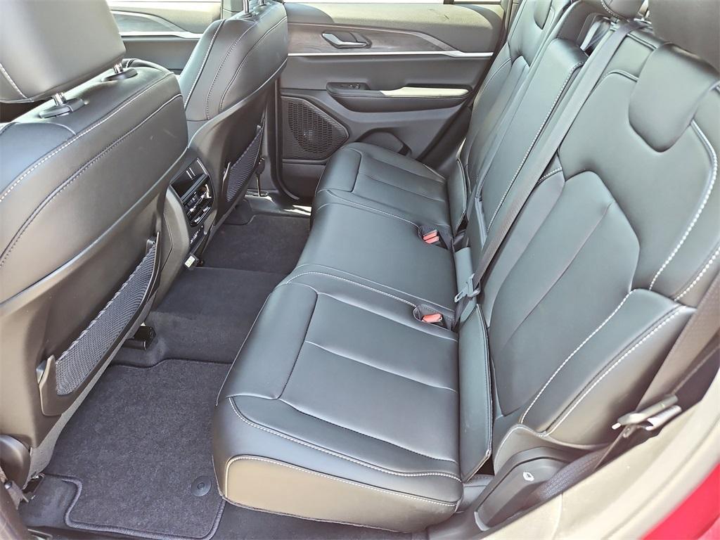 new 2025 Jeep Grand Cherokee car, priced at $40,991