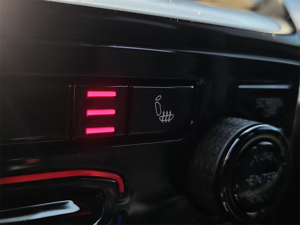 new 2025 Jeep Grand Cherokee car, priced at $40,991