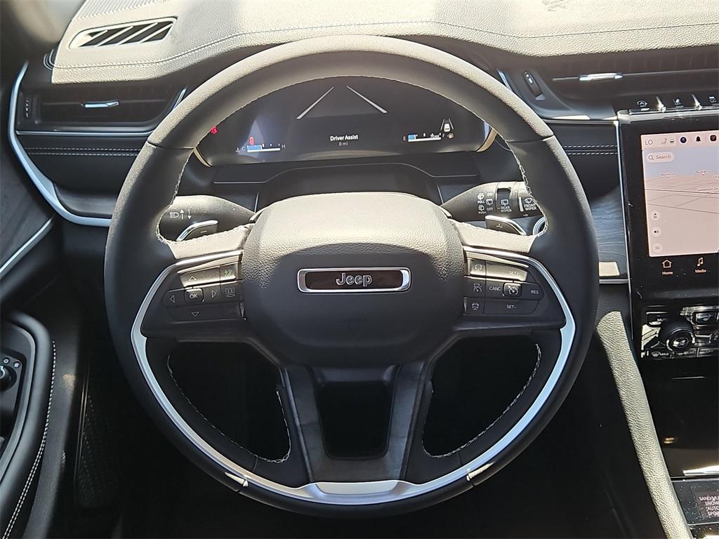 new 2025 Jeep Grand Cherokee car, priced at $40,991