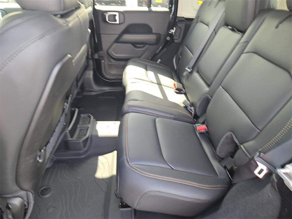 new 2025 Jeep Wrangler car, priced at $47,244
