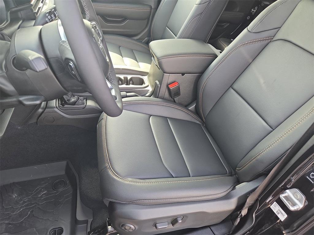 new 2025 Jeep Wrangler car, priced at $47,244