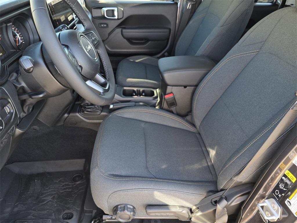 new 2025 Jeep Gladiator car, priced at $39,716