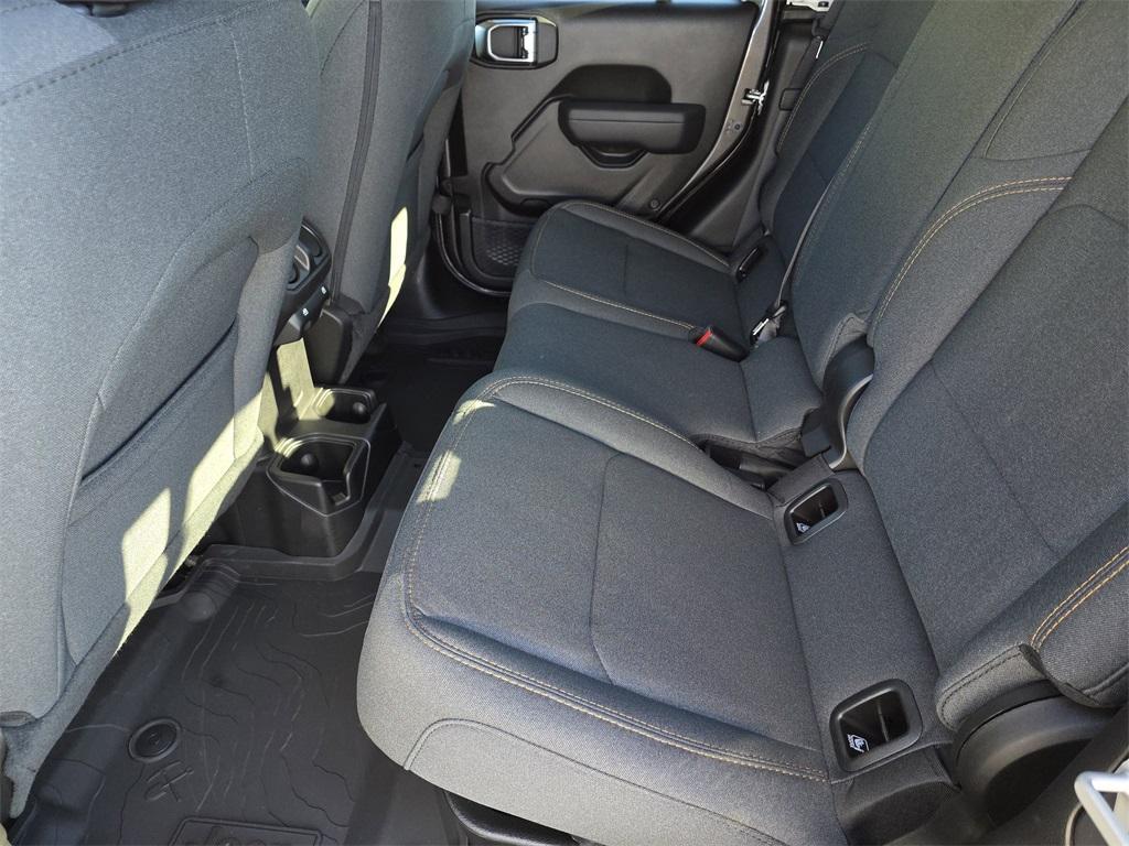 new 2025 Jeep Gladiator car, priced at $39,716