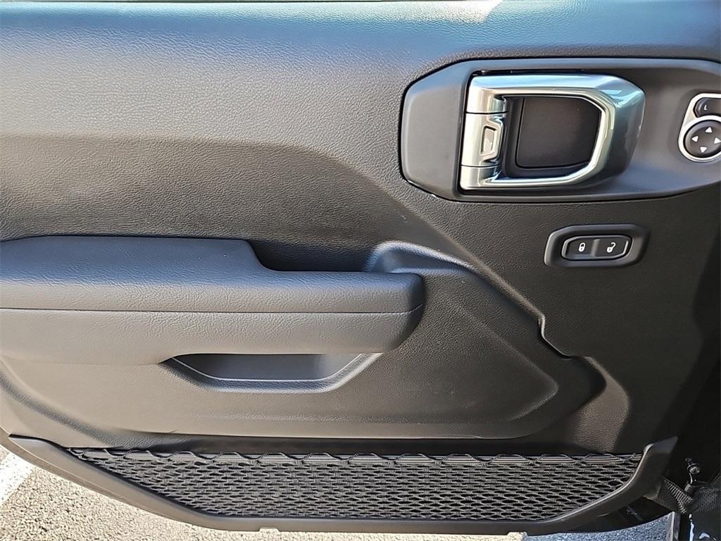 new 2025 Jeep Wrangler car, priced at $39,991