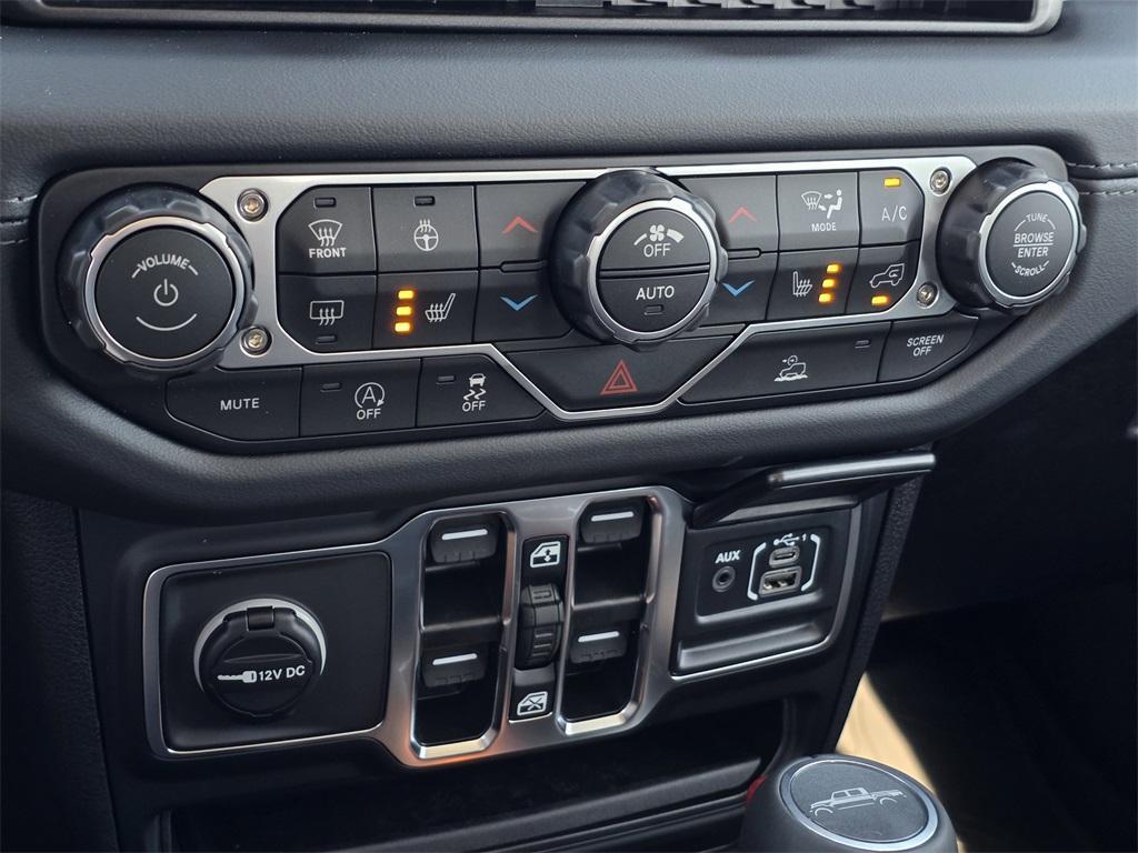 new 2025 Jeep Gladiator car, priced at $40,538